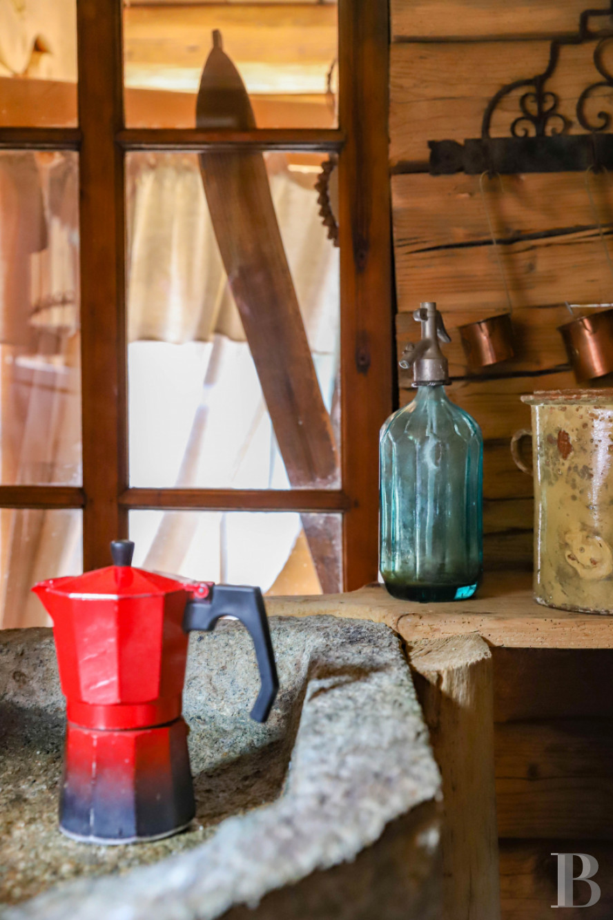 A traditional chalet barn surrounded by alpine pastures in Haute-Savoie, not far from Morzine - photo  n°16